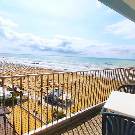 La Torre - Frontemare - Immobil Relax Villa Lido di Jesolo Kültér fotó